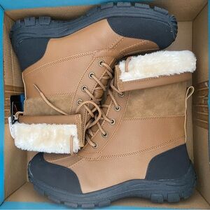 NWT Rugged outback Snowbound boots 9